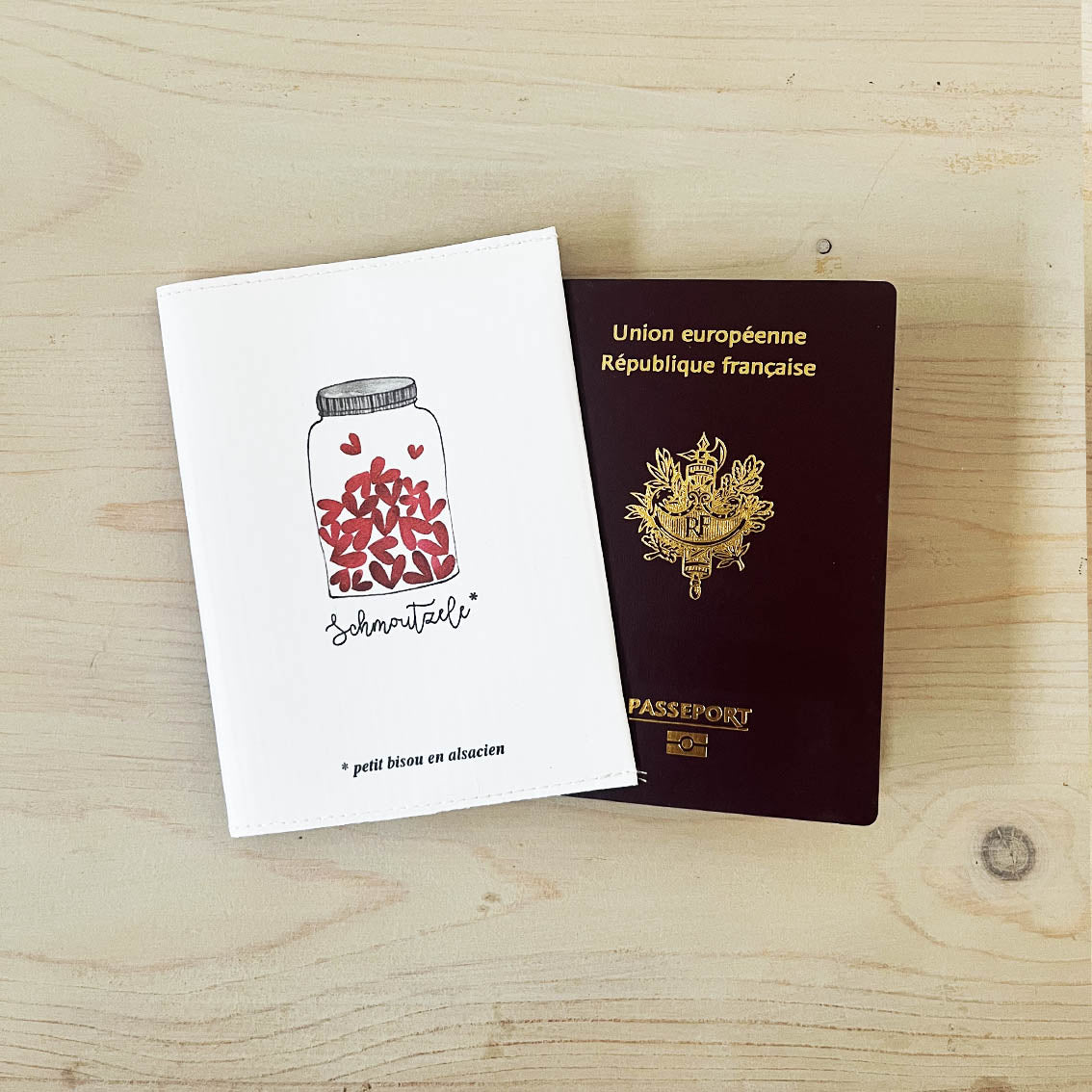 etui passeport couverture passeport bisous coeurs