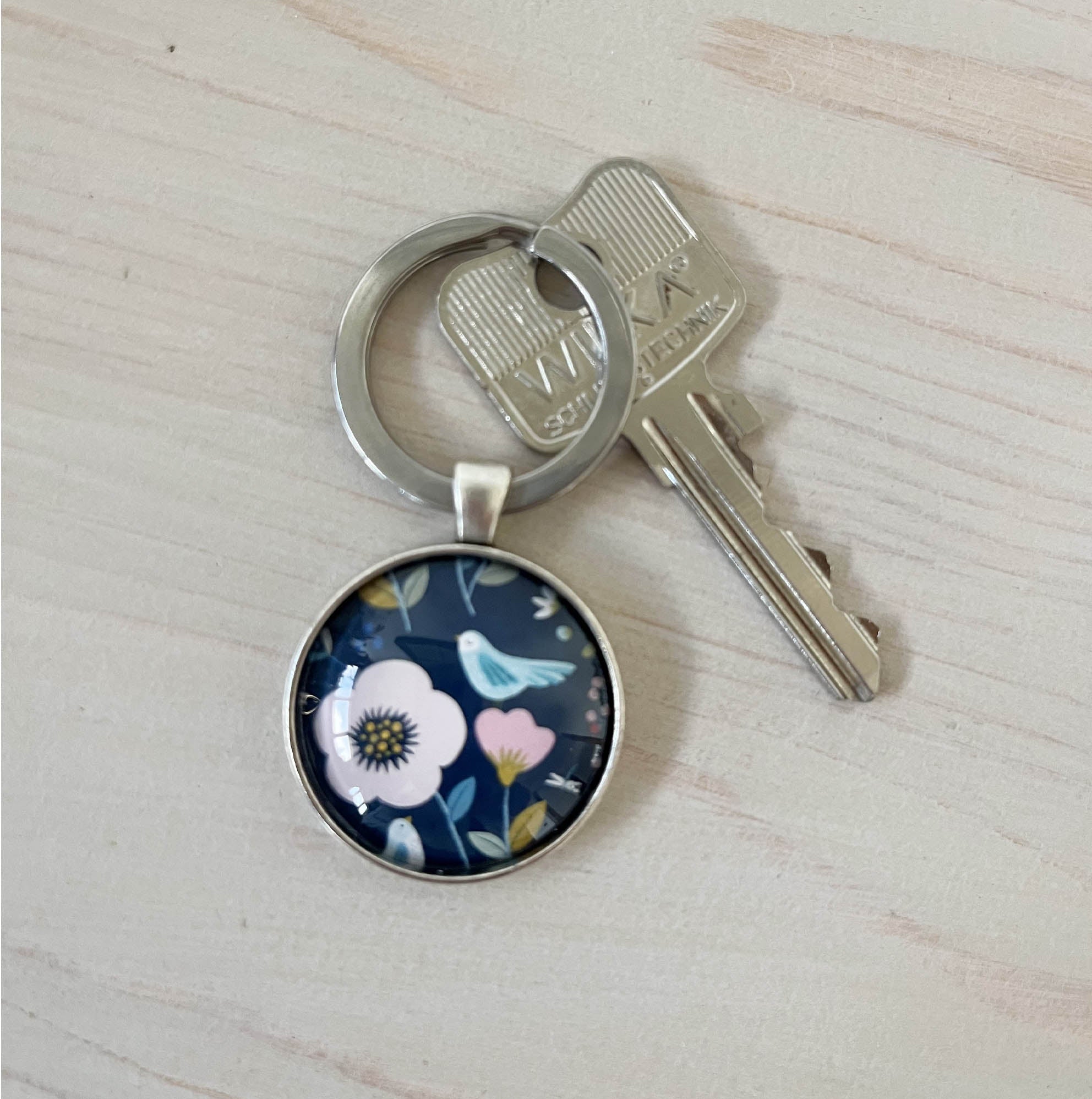 Porte-clés Double Face Rond Avec Un Joli Kiwi Imprimé - Cadeau Original Et Pratique