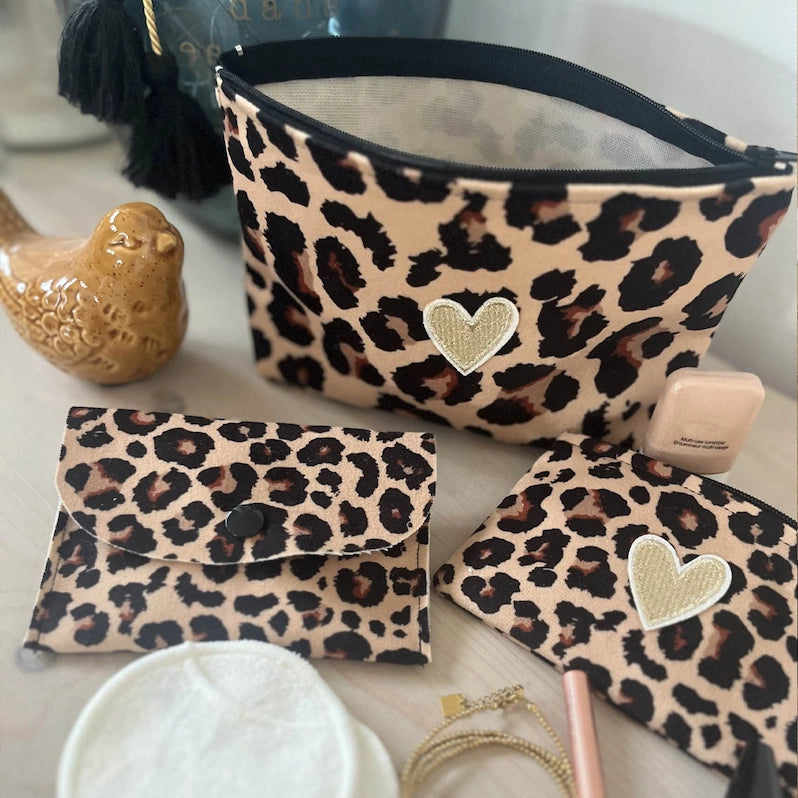 Accessoires textiles Rose & Myrtille, pochettes artisanales motif léopard