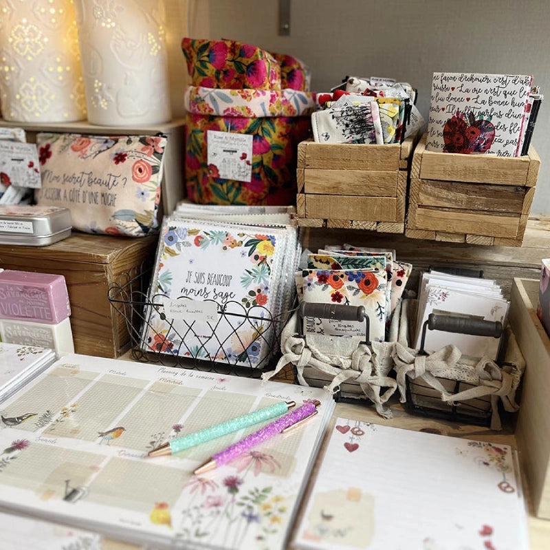 Idées cadeaux Rose & Myrtille, papeterie illustrée et accessoires textiles