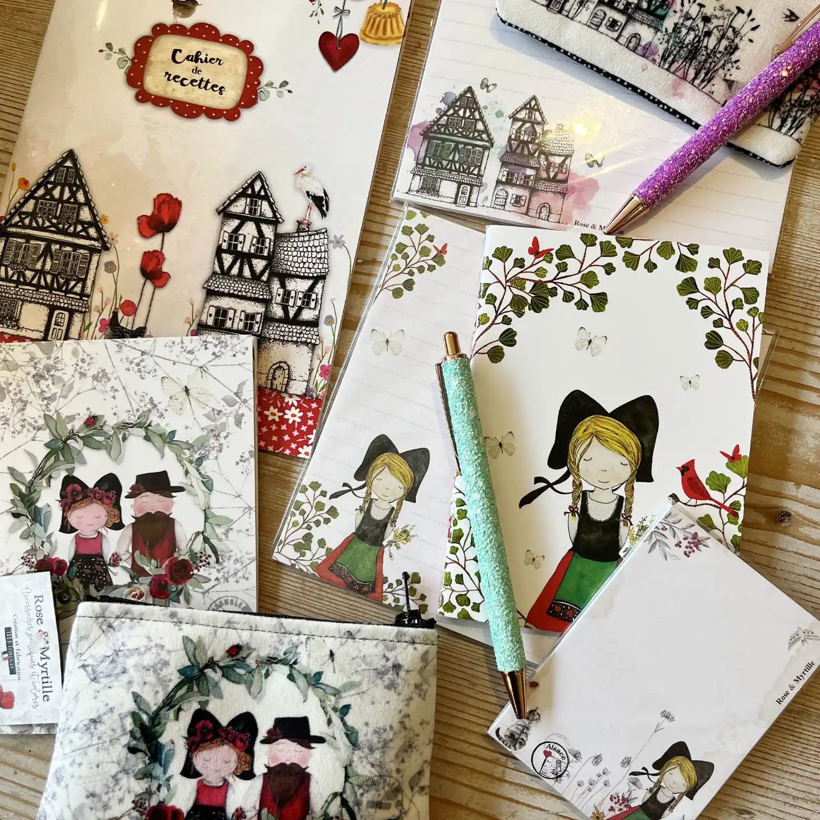 Papeterie et accessoires illustrés Rose & Myrtille inspirés de l’Alsace.